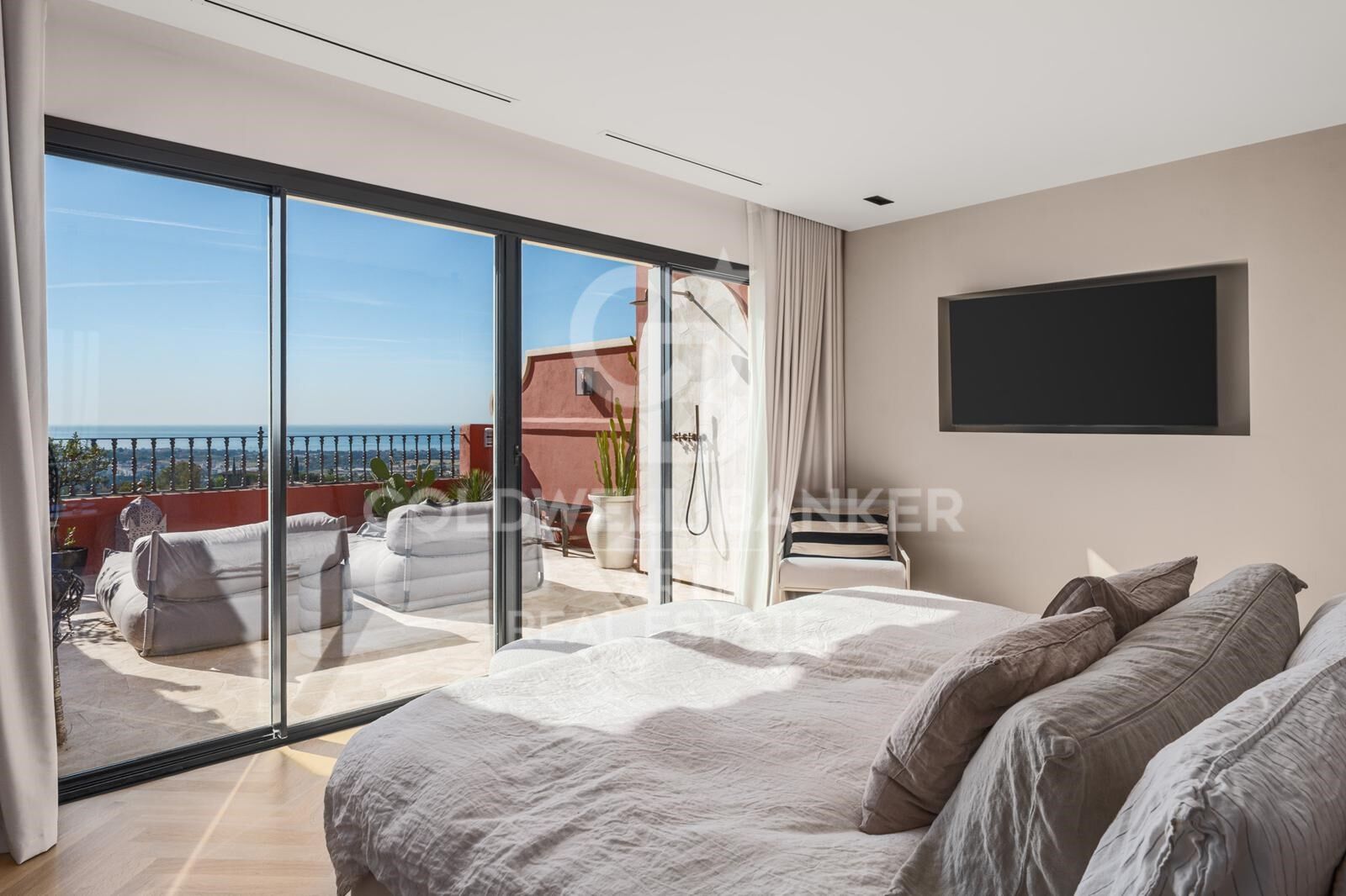 Luxuriöses Duplex-Penthouse mit Panoramablick in Torre Halcones, Benahavis