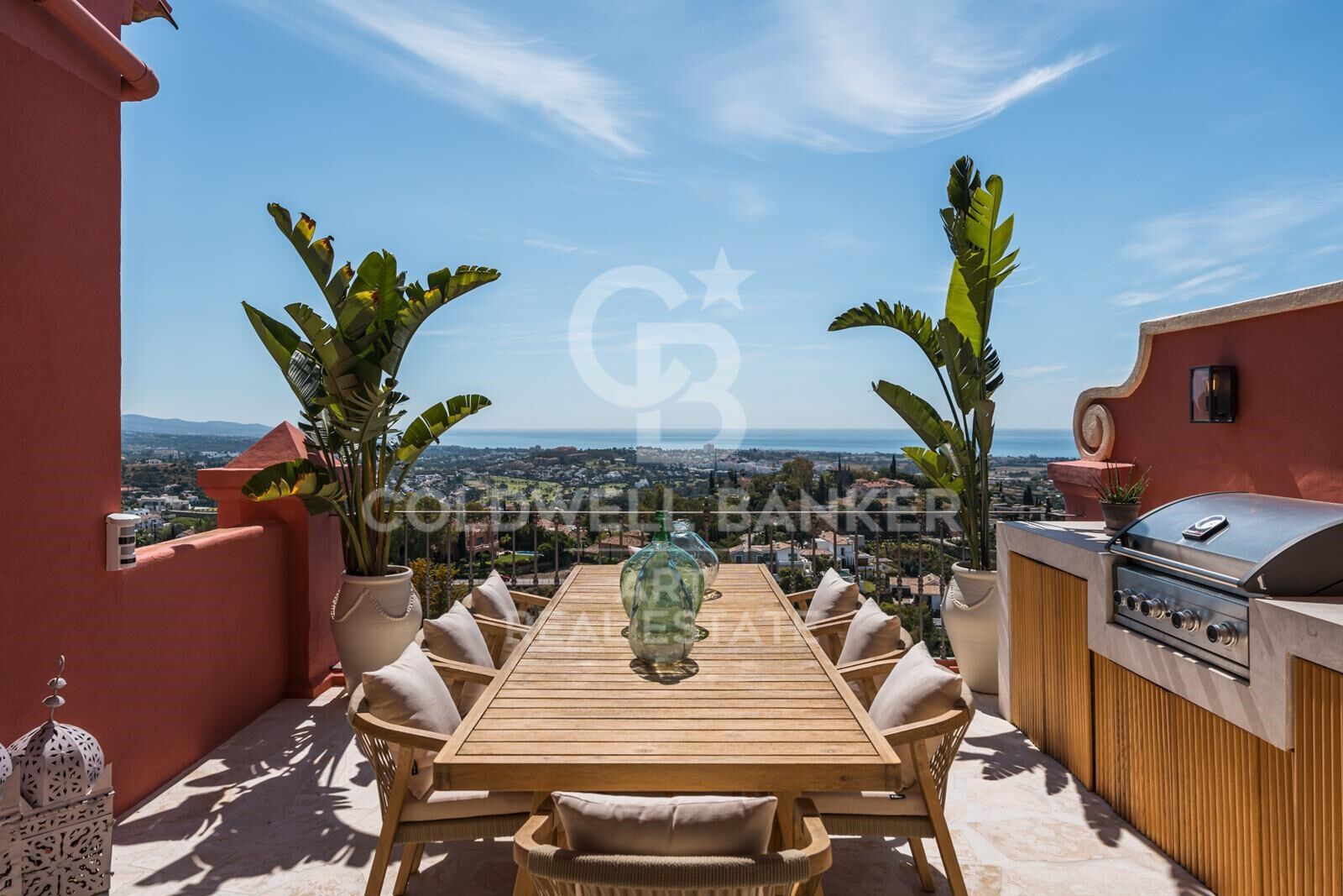 Ático dúplex de lujo con vistas panorámicas en Torre Halcones, Benahavís
