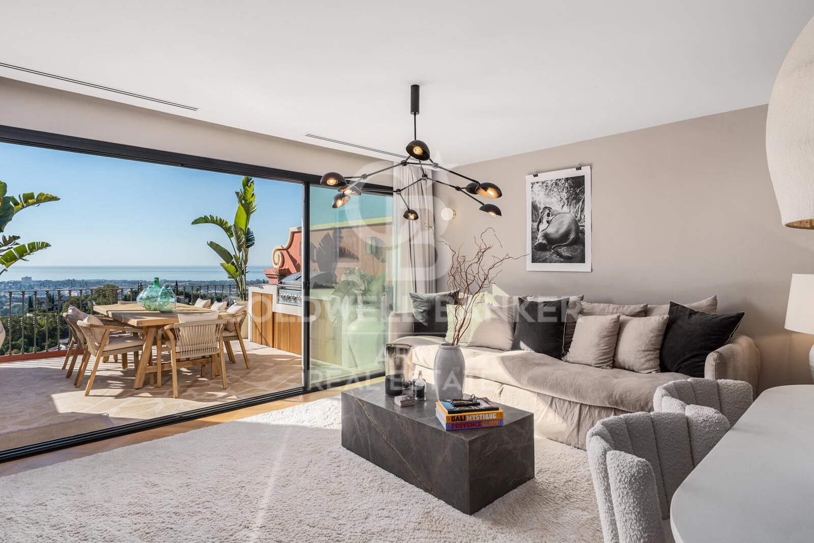 Luxury duplex penthouse with panoramic views in Torre Halcones, Benahavis