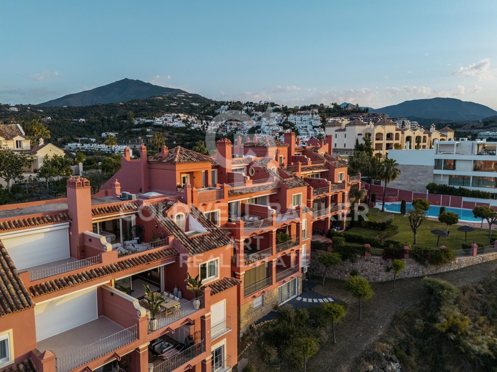 Luxury duplex penthouse with panoramic views in Torre Halcones, Benahavis