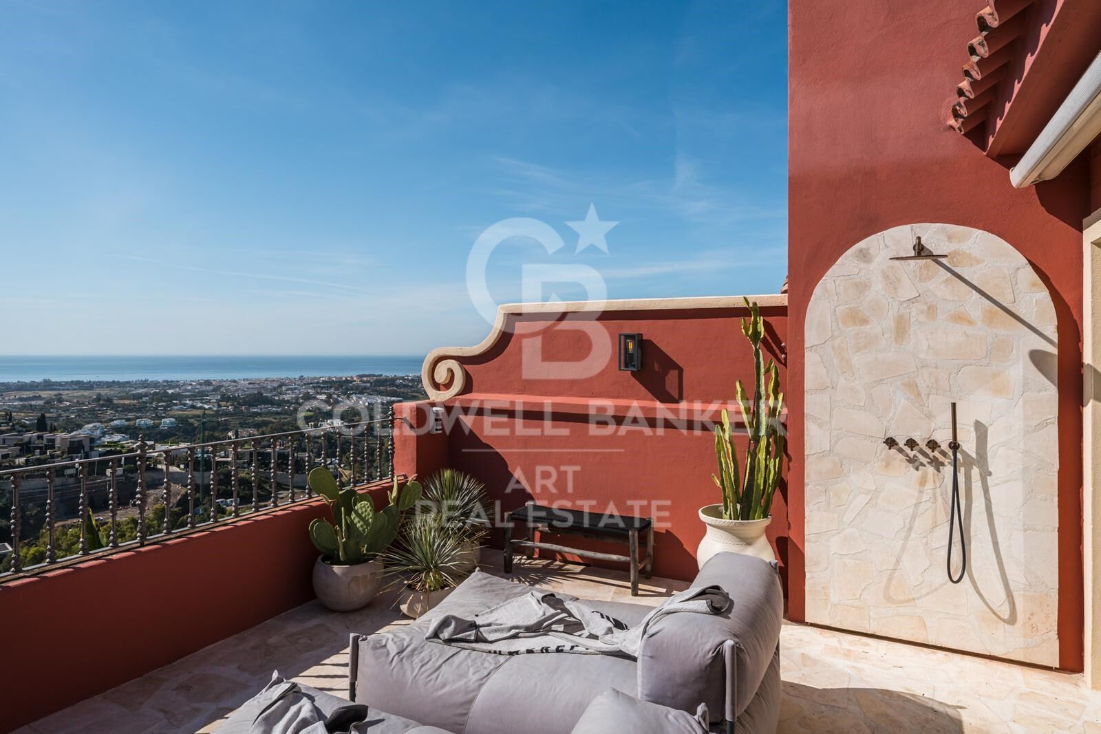 Ático dúplex de lujo con vistas panorámicas en Torre Halcones, Benahavís