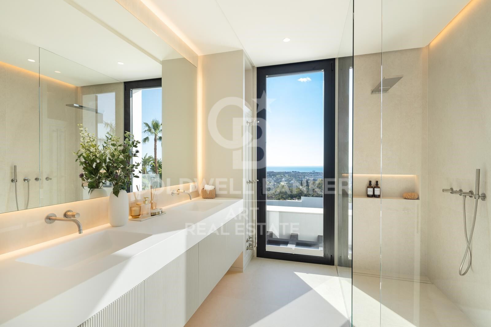 Modern luxury villa with panoramic views in Monte Halcones, Benahavís