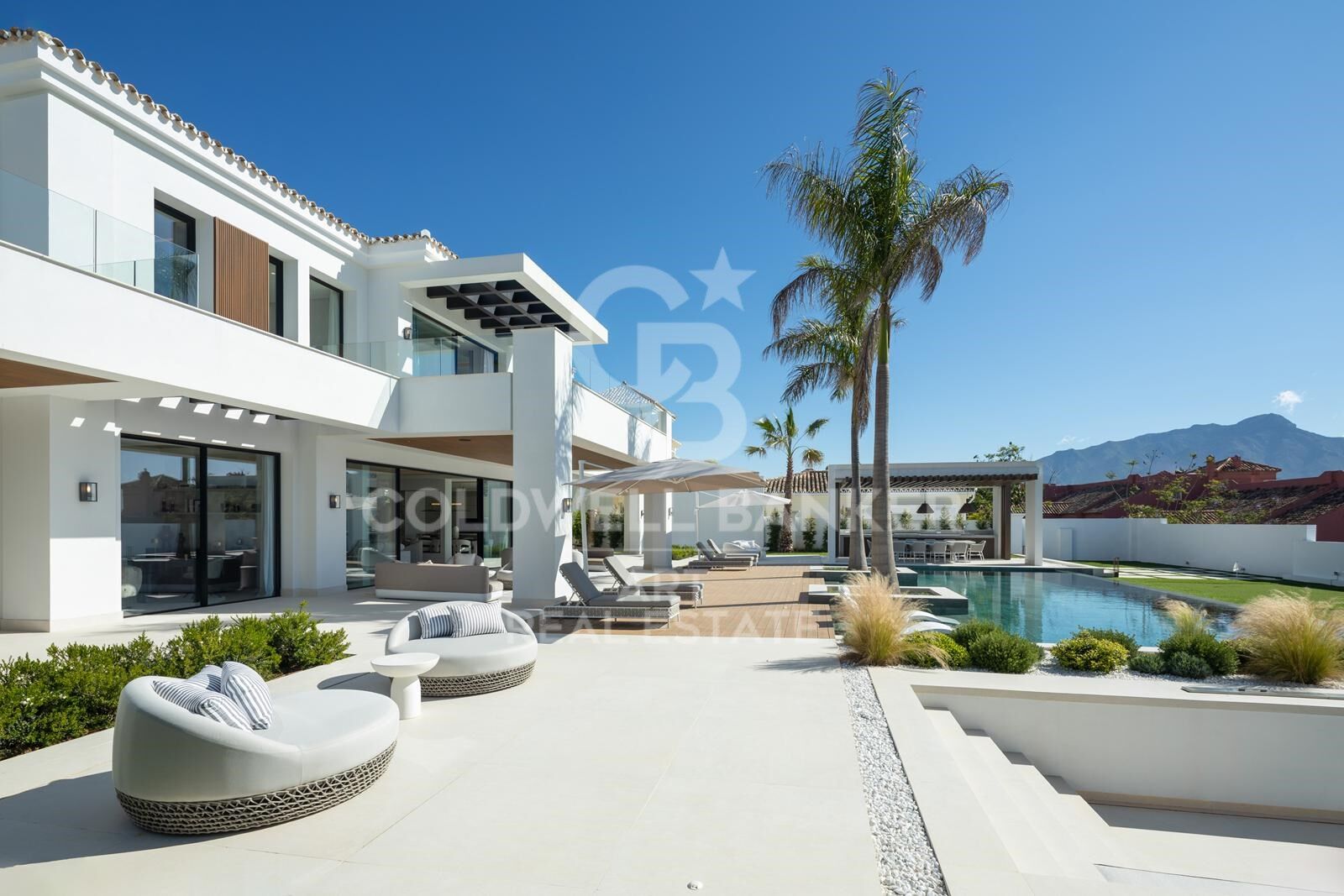 Villa moderna de lujo con vistas panorámicas en Monte Halcones, Benahavís