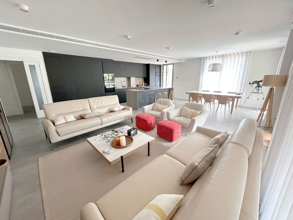 Piso con terraza privada en el RESORT INFINITUM de Salou