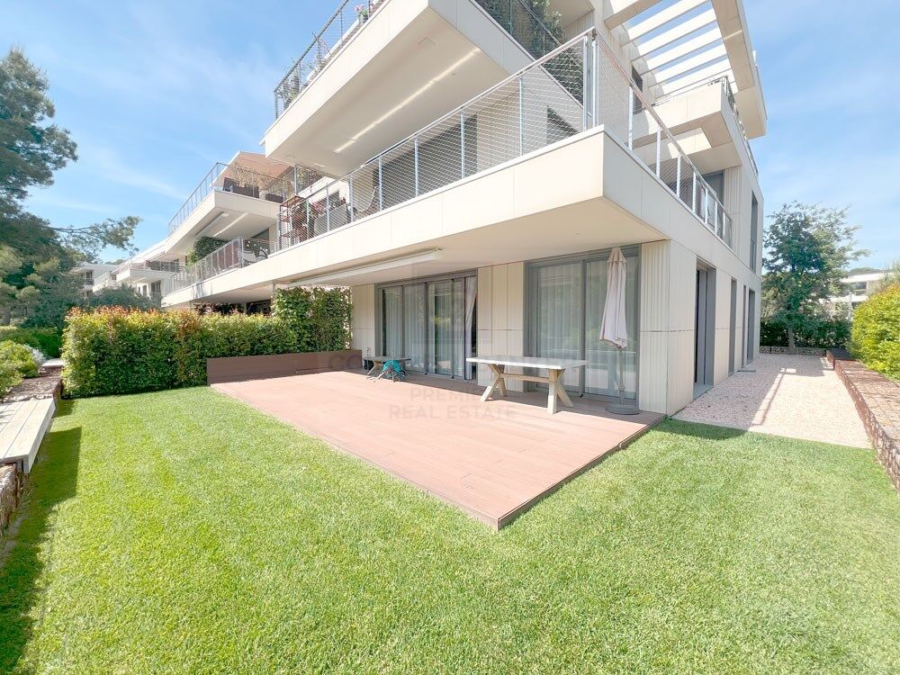 Piso con terraza privada en el RESORT INFINITUM de Salou