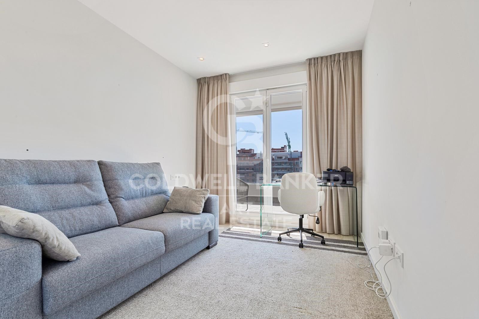Elegante apartamento de 3 dormitorios en Jardines de Guadaiza, Nueva Andalucía