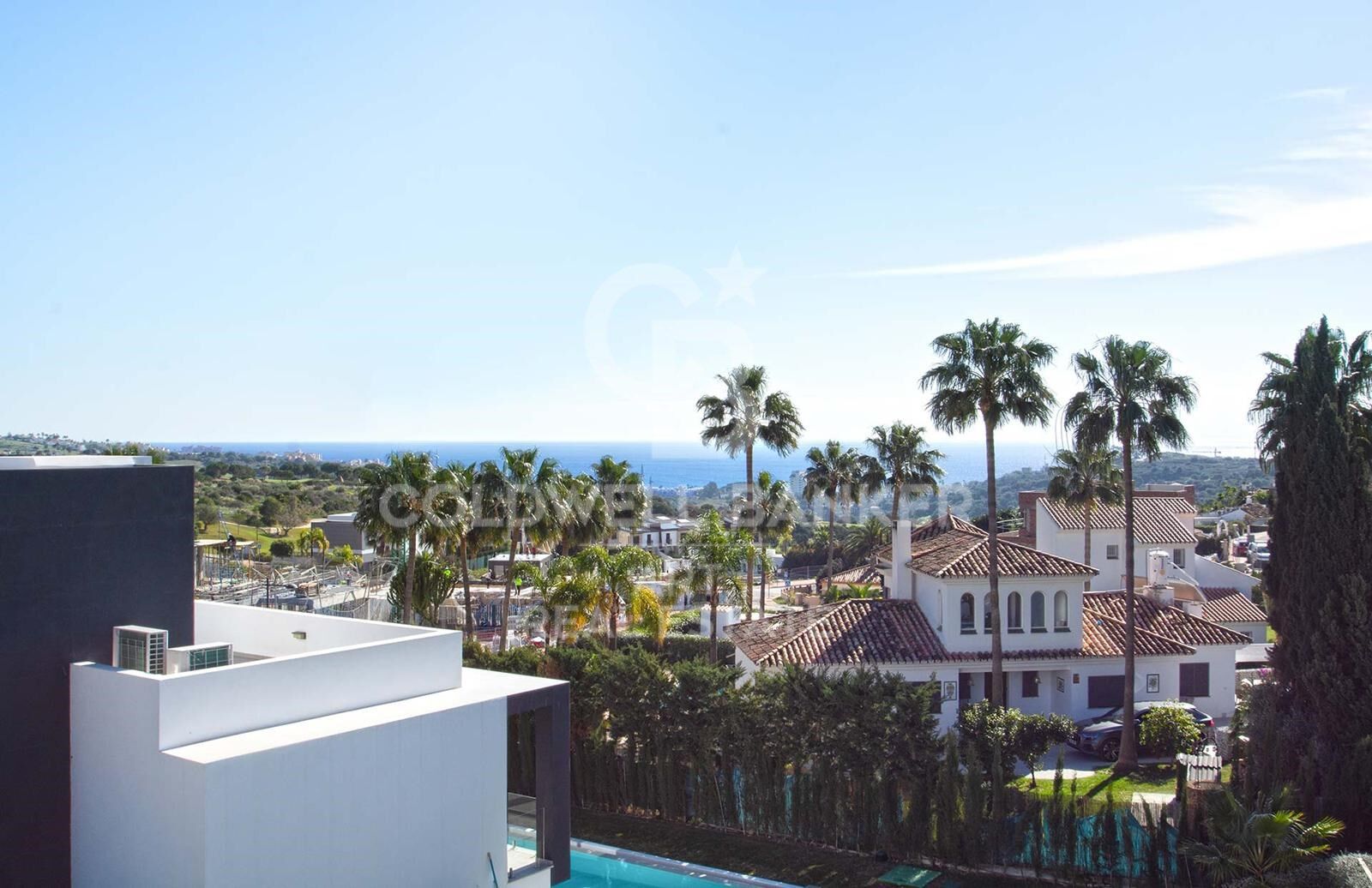 Moderne Neubauvilla mit Panoramablick in Valle Romano, Estepona