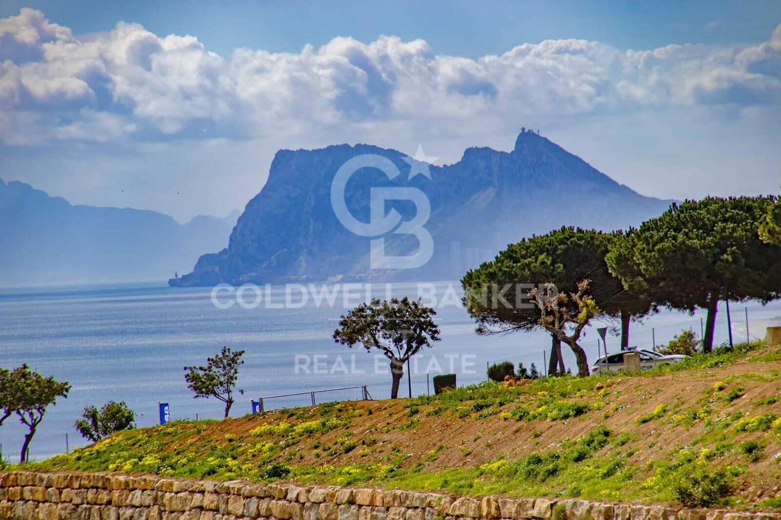 Exklusives Grundstück mit Panoramablick auf das Meer in Bahía de Las Rocas, Manilva