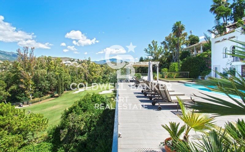 Luxury frontline golf villa in Nueva Andalucía, Marbella