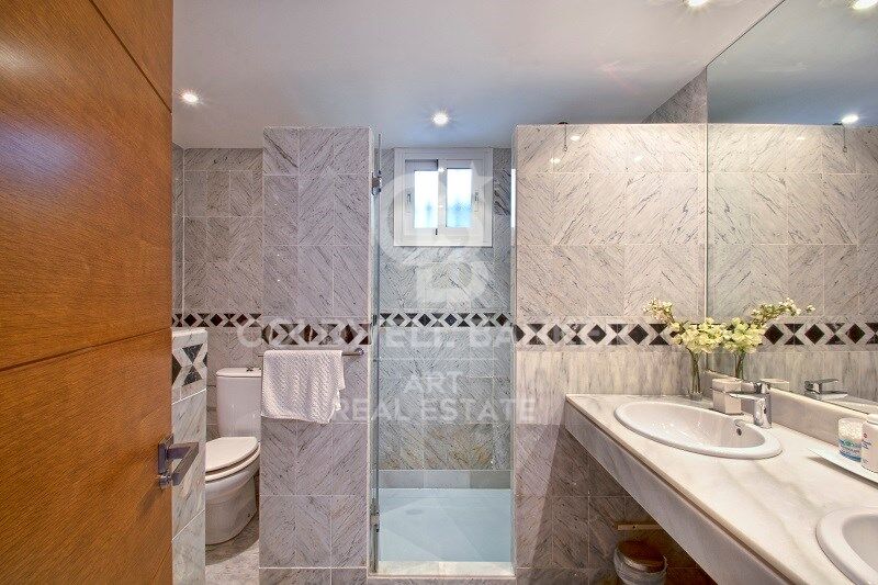 Luxury frontline golf villa in Nueva Andalucía, Marbella