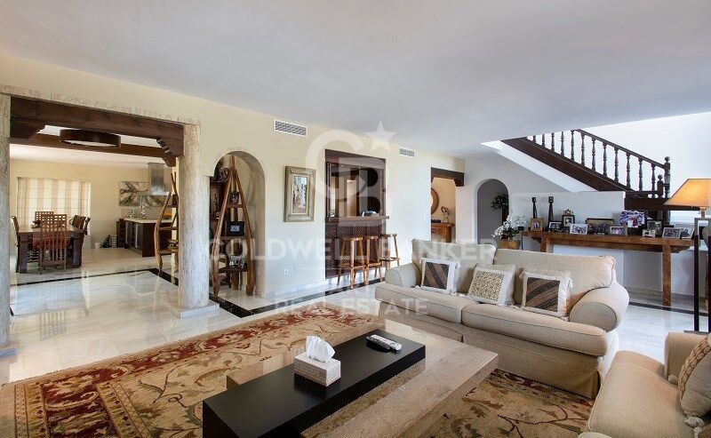 Luxury frontline golf villa in Nueva Andalucía, Marbella