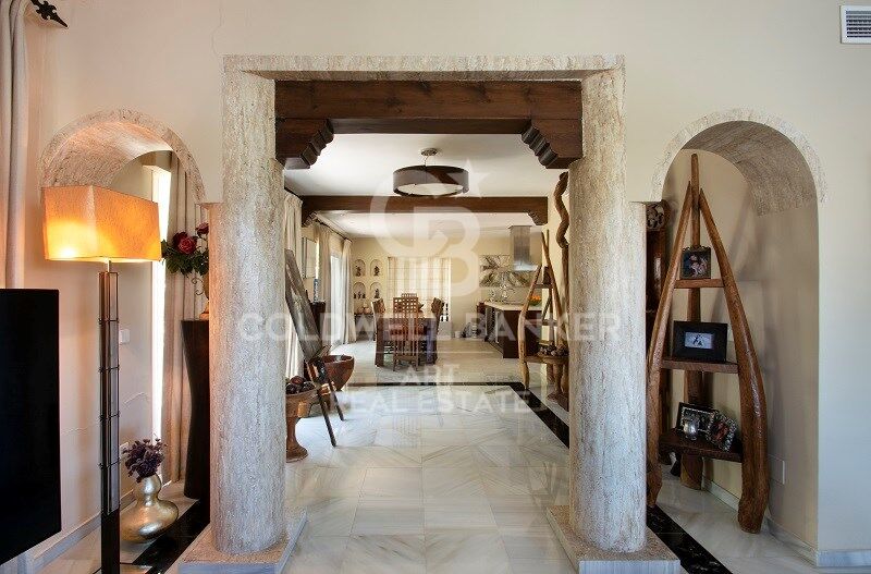 Luxury frontline golf villa in Nueva Andalucía, Marbella