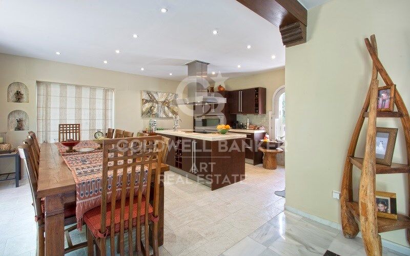 Luxury frontline golf villa in Nueva Andalucía, Marbella