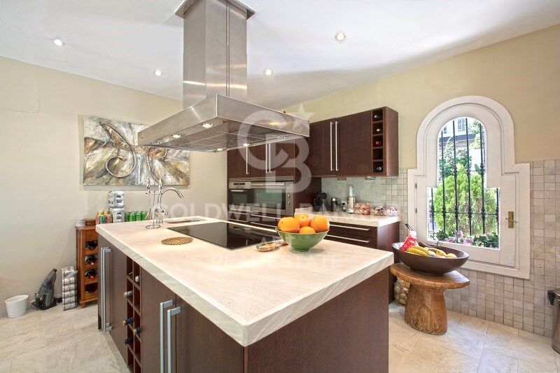 Luxury frontline golf villa in Nueva Andalucía, Marbella