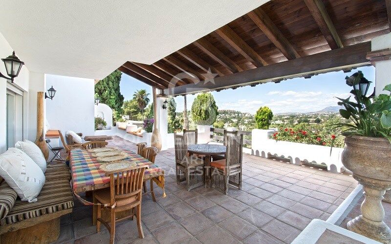 Villa de luxe en première ligne de golf à Nueva Andalucía, Marbella
