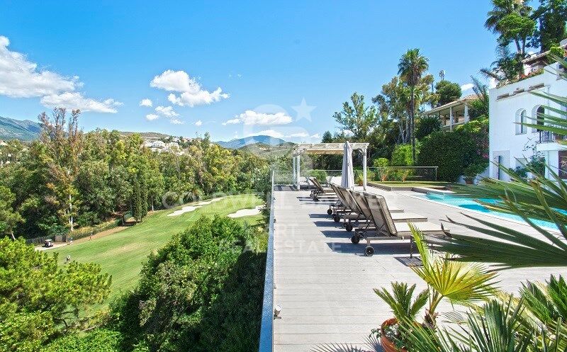 Luxury frontline golf villa in Nueva Andalucía, Marbella