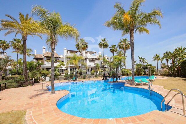 Elegant townhouse in Mirador del Paraíso, Benahavís