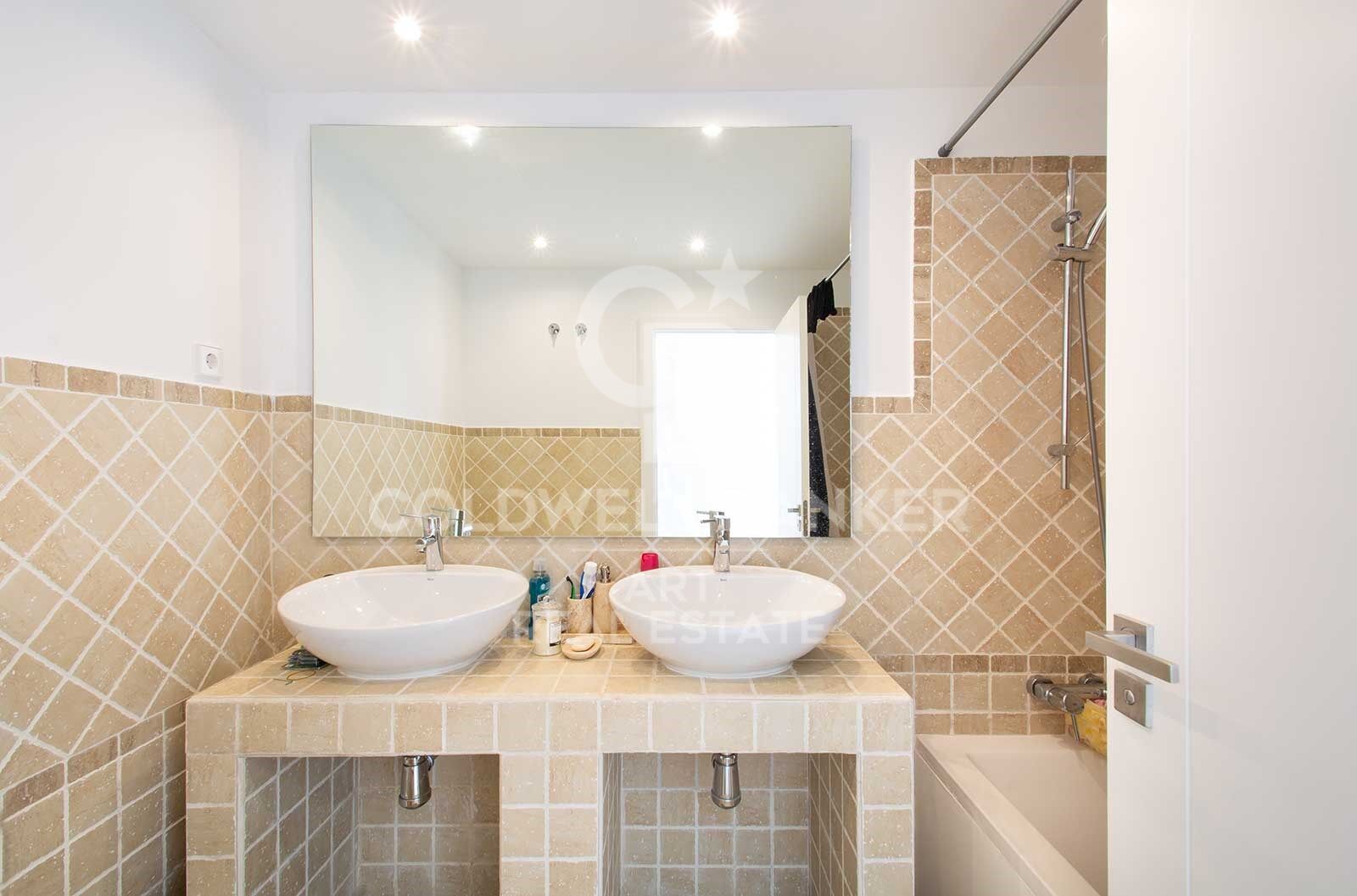 Elegant duplex penthouse with sea views in Selwo, Estepona