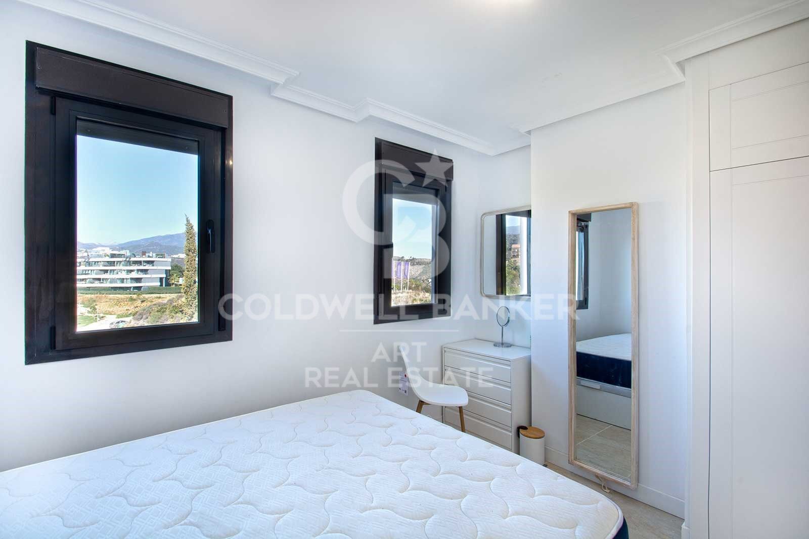 Elegant duplex penthouse with sea views in Selwo, Estepona