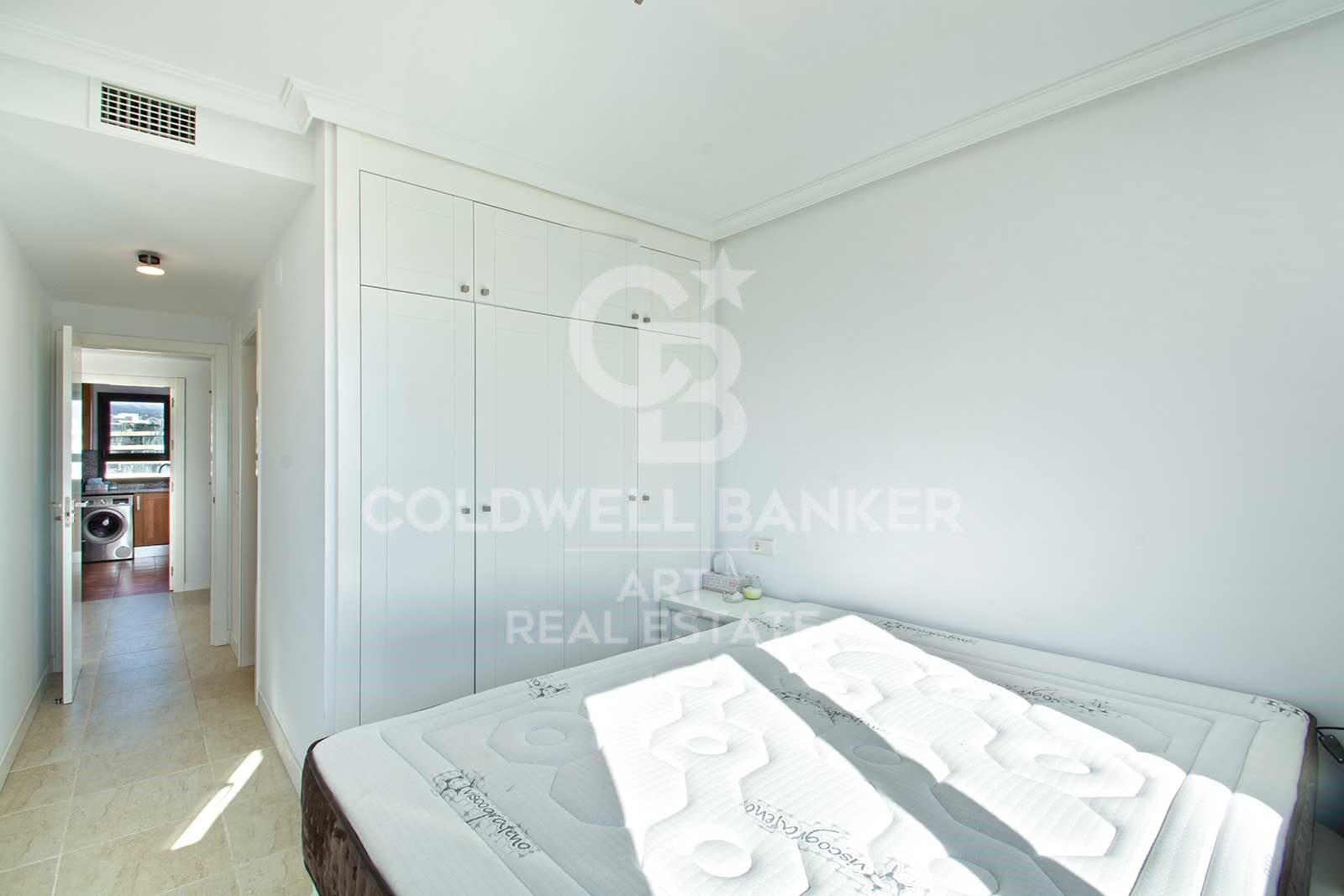 Elegant duplex penthouse with sea views in Selwo, Estepona