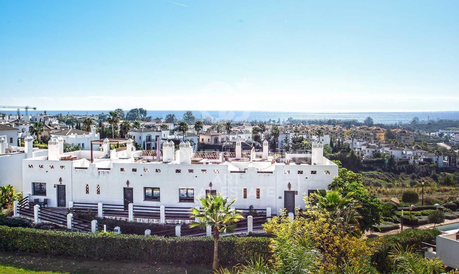 Elegantes Duplex-Penthouse mit Meerblick in Selwo, Estepona