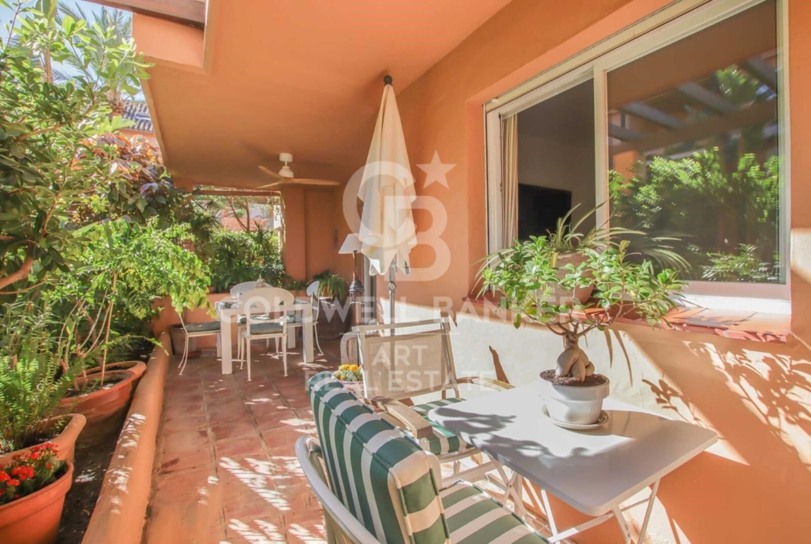 Elegante apartamento en la prestigiosa Milla de Oro de Marbella