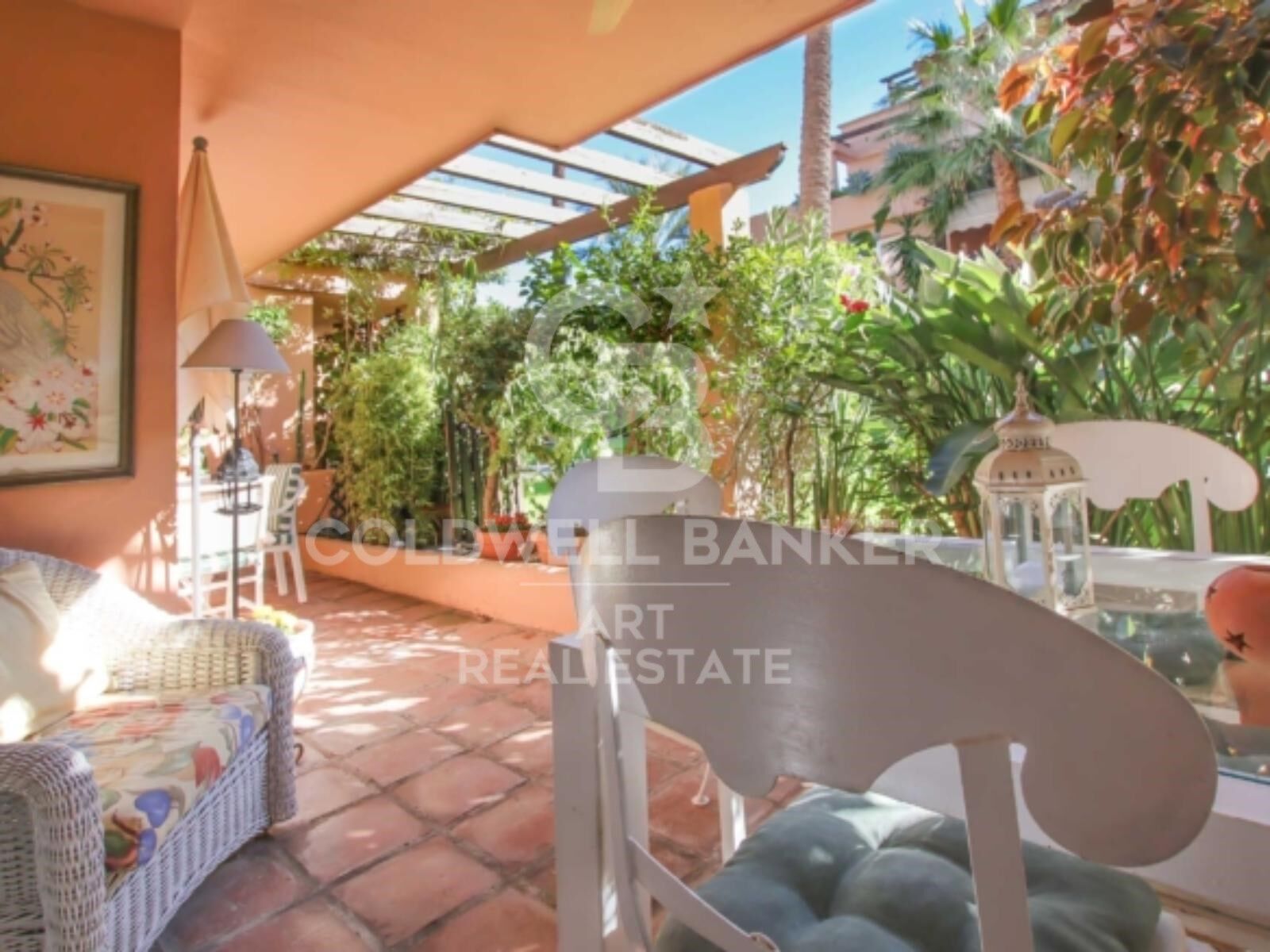 Elegante apartamento en la prestigiosa Milla de Oro de Marbella