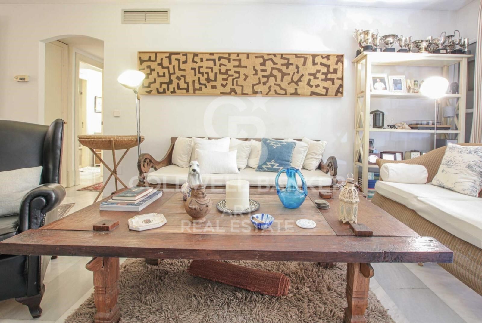 Elegant apartment in Marbella's prestigious Golden Mile
