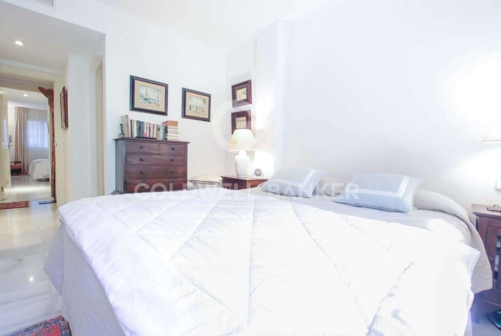 Elegant apartment in Marbella's prestigious Golden Mile