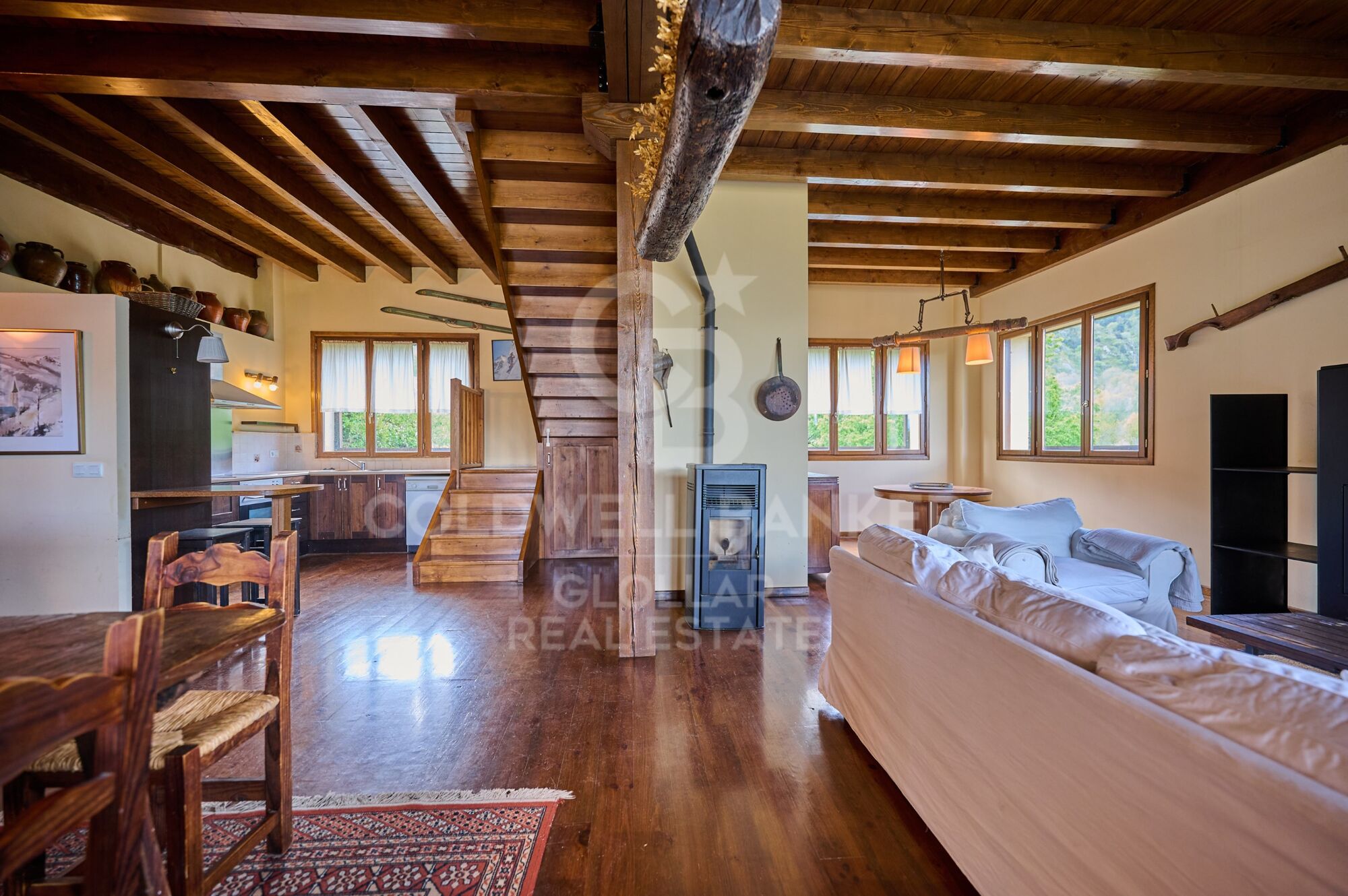 Casa con era ceretana en Err