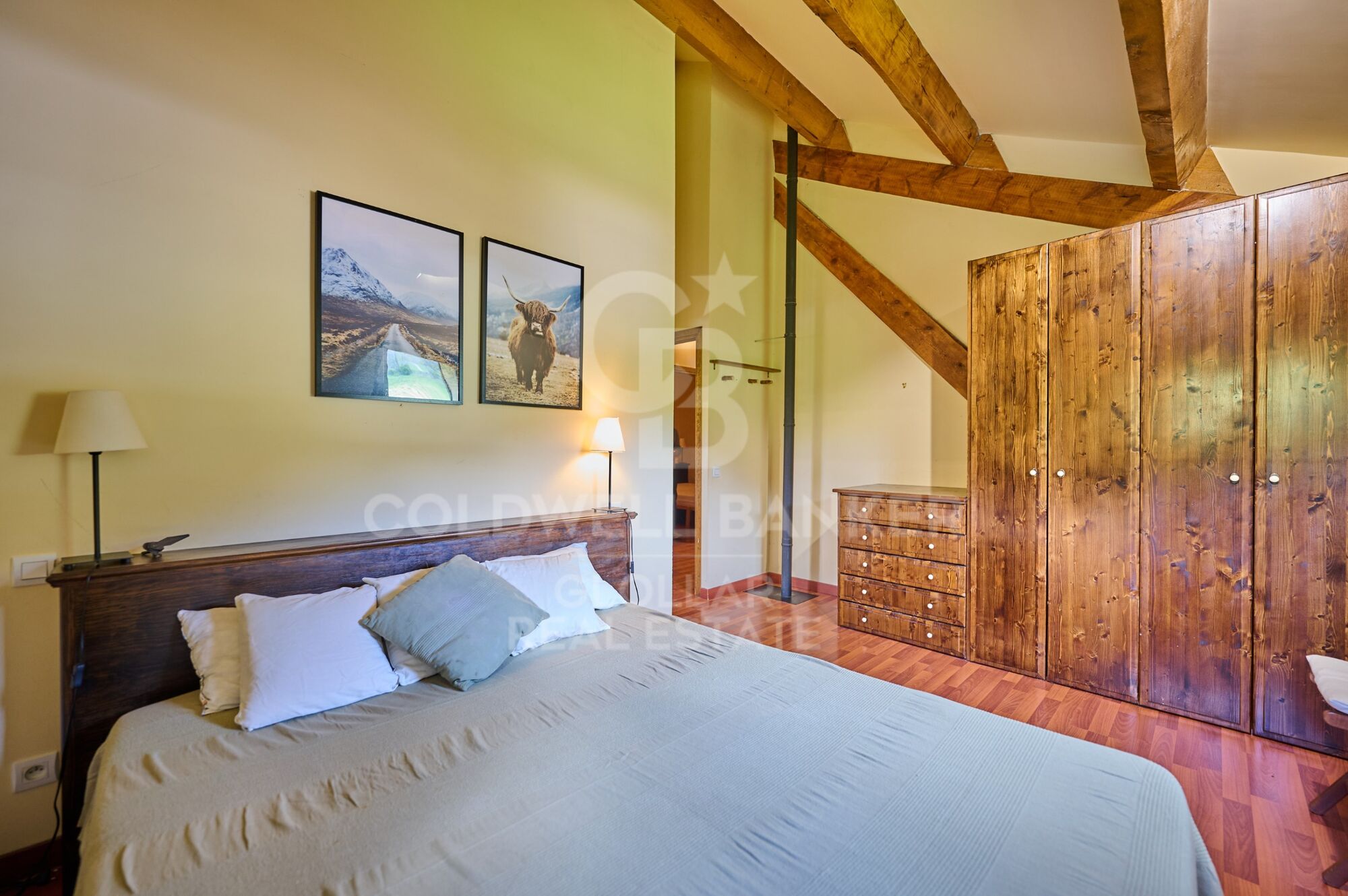 Casa con era ceretana en Err