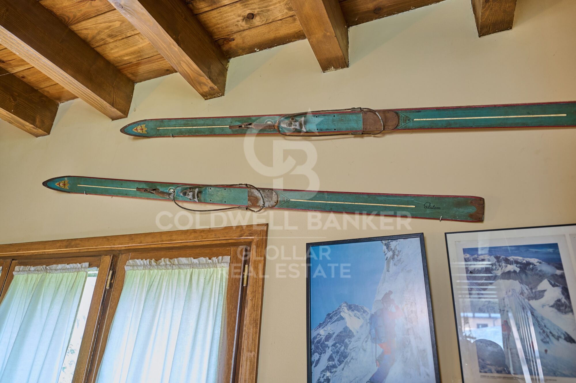 Casa con era ceretana en Err