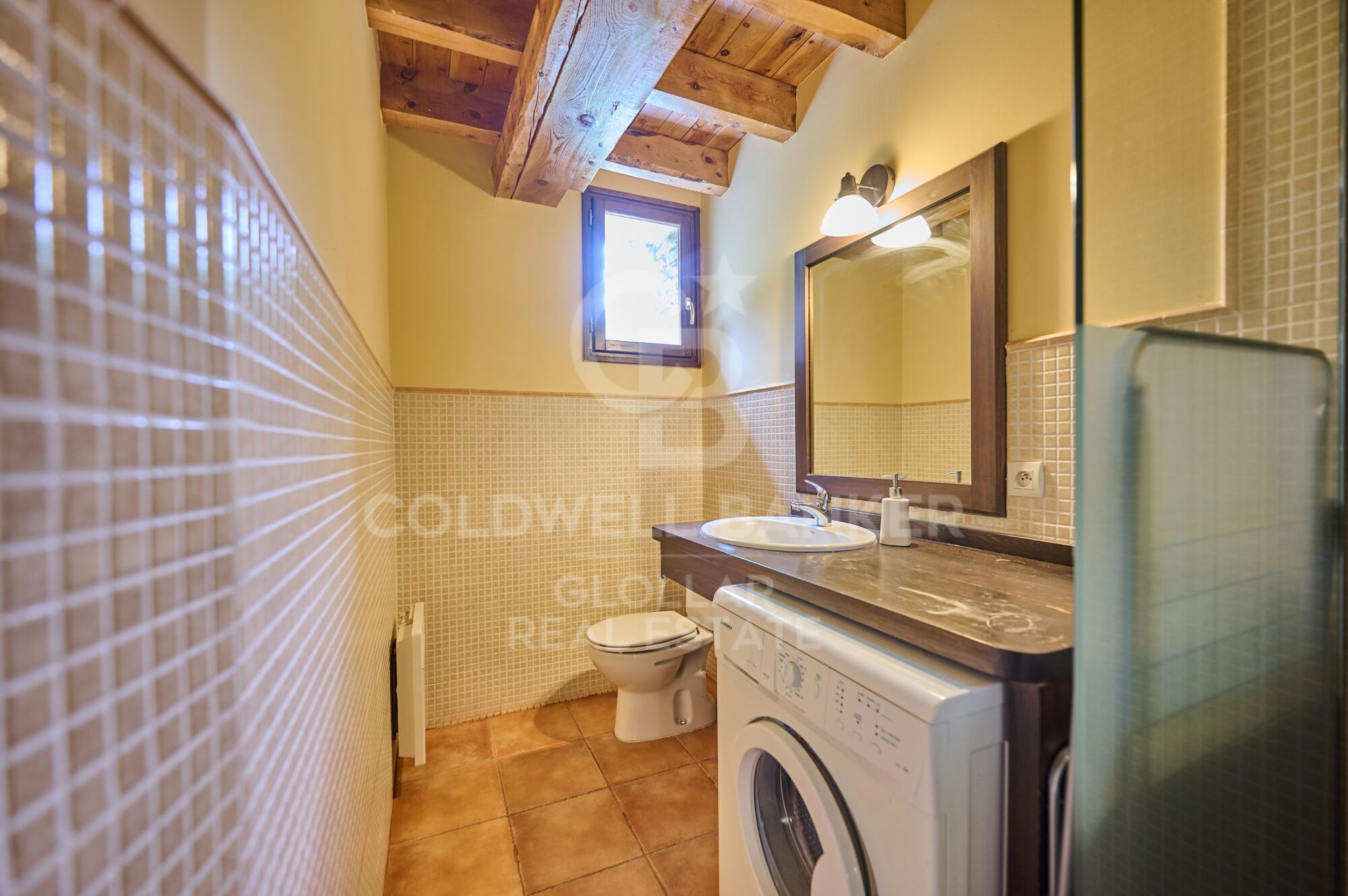 Casa con era ceretana en Err