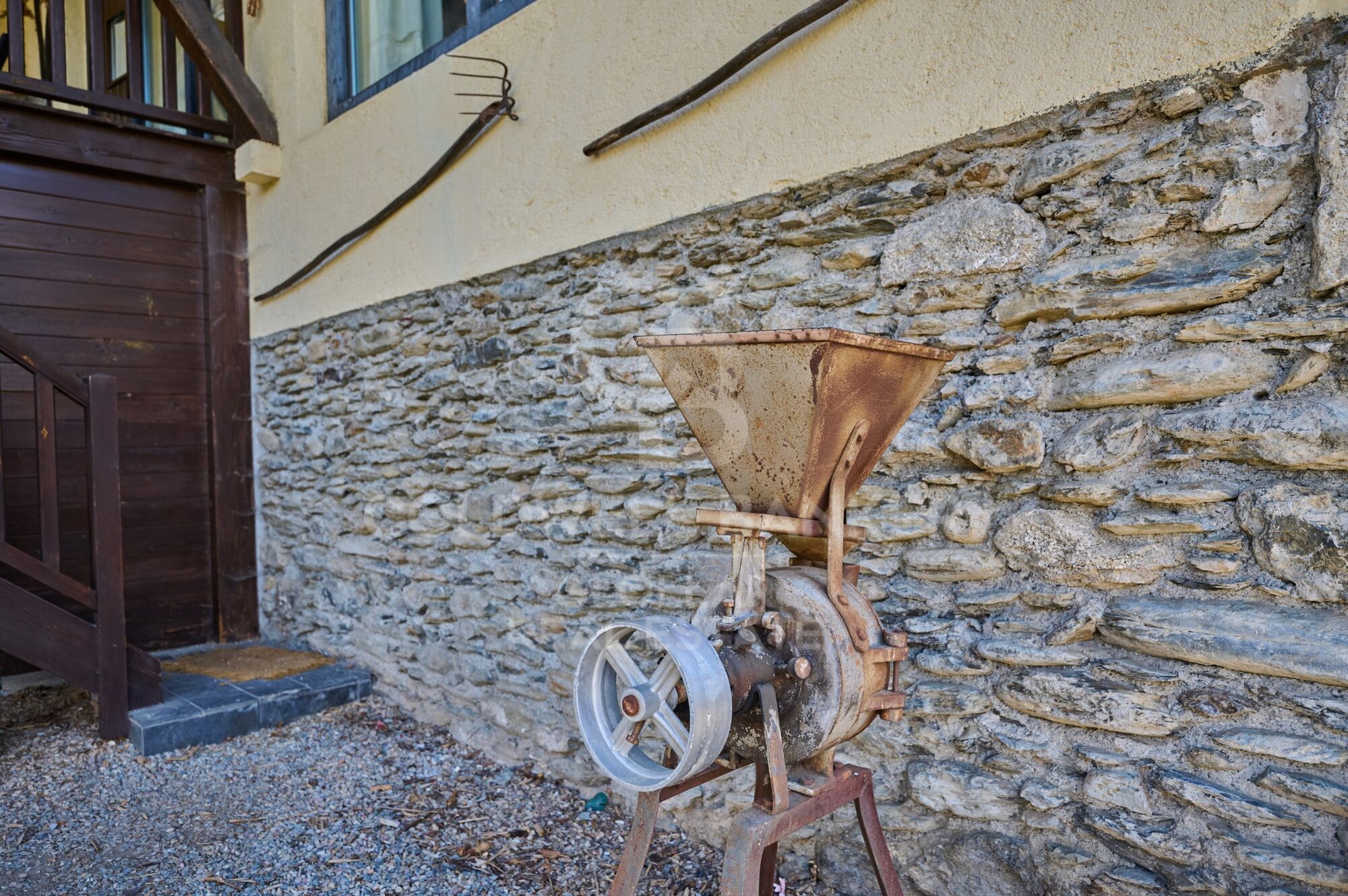 Village house Sale Err