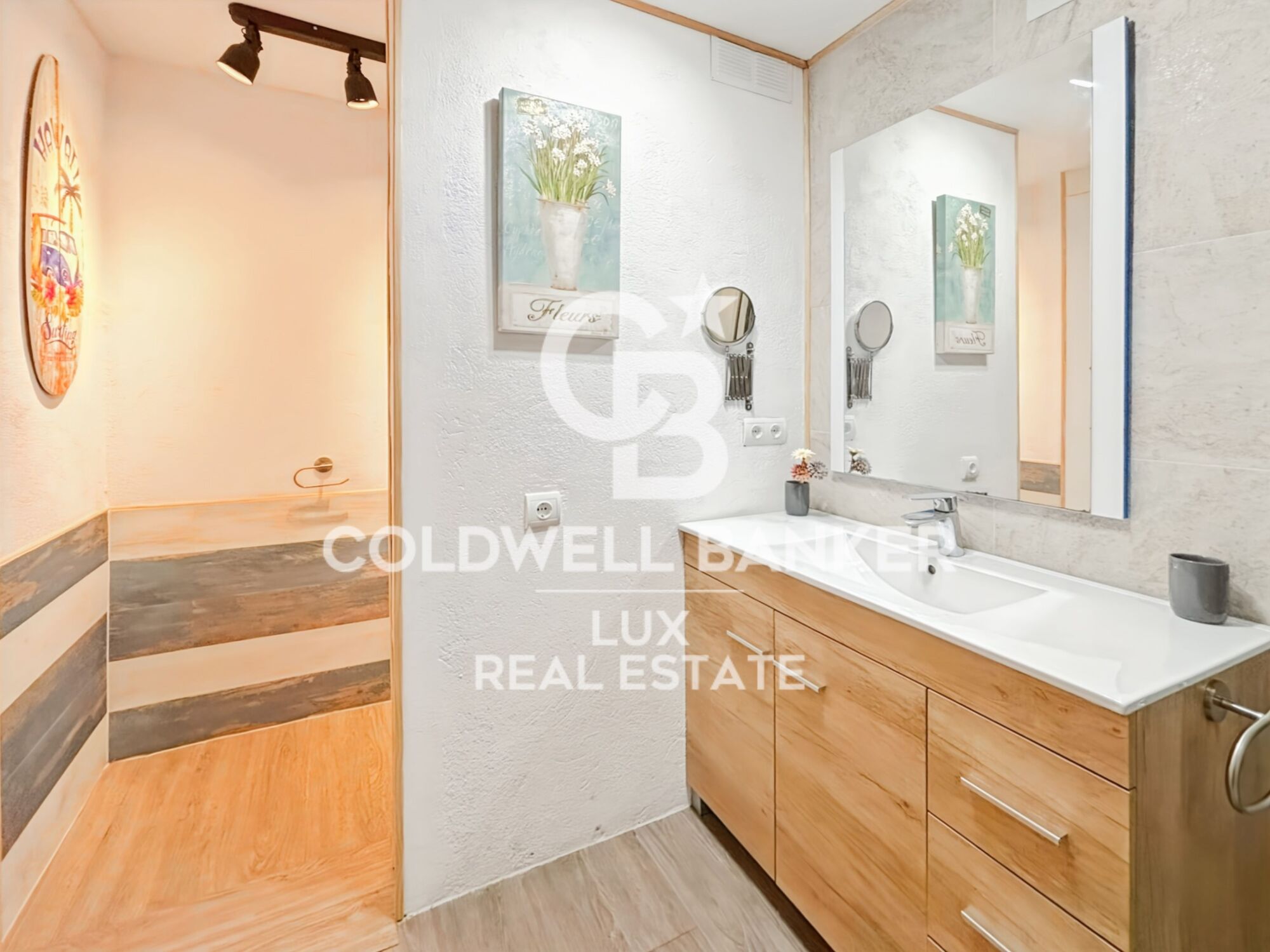 Apartment with sea views and parking in Cadaqués, very close to the beach