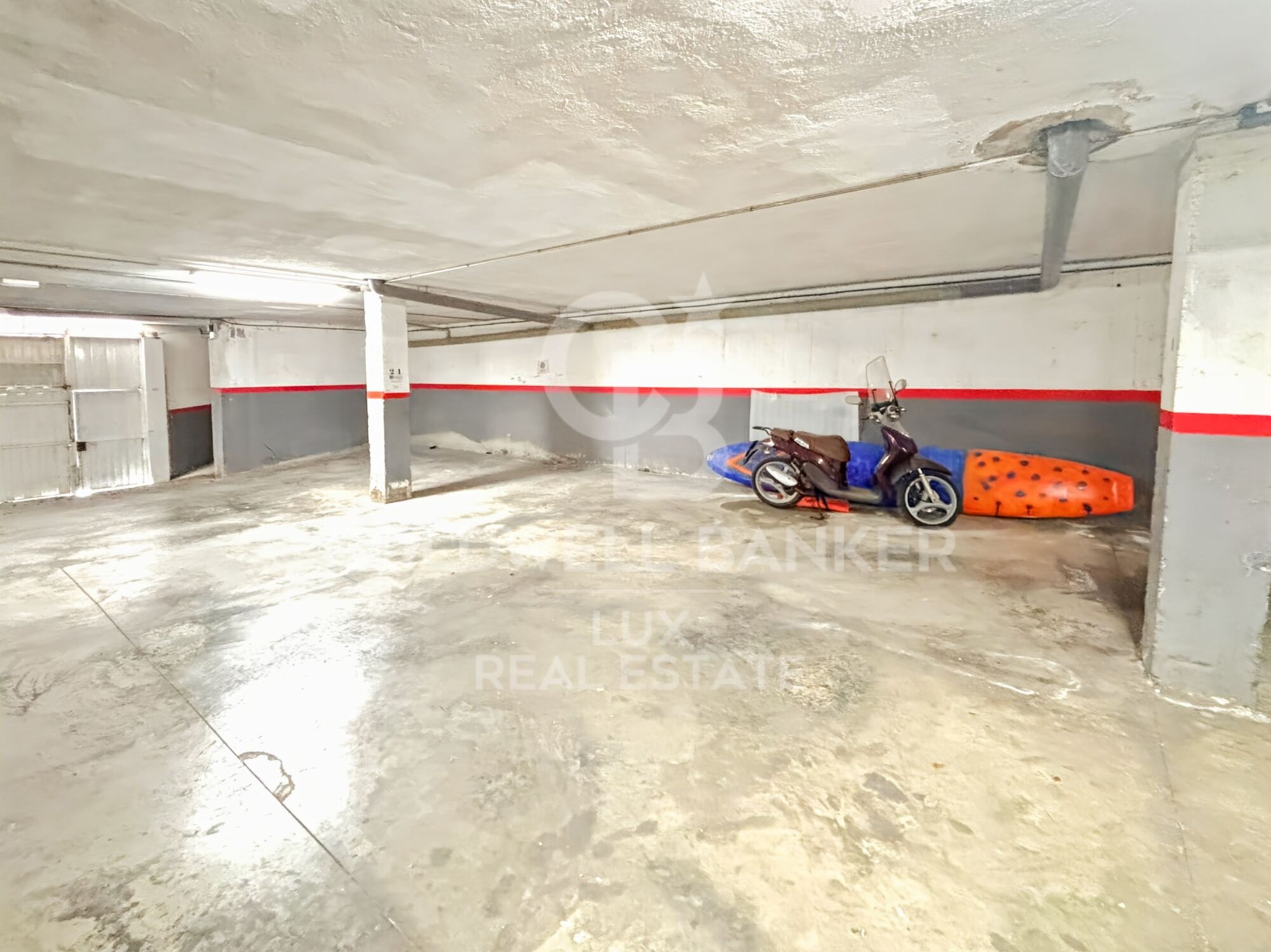 Apartment with sea views and parking in Cadaqués, very close to the beach