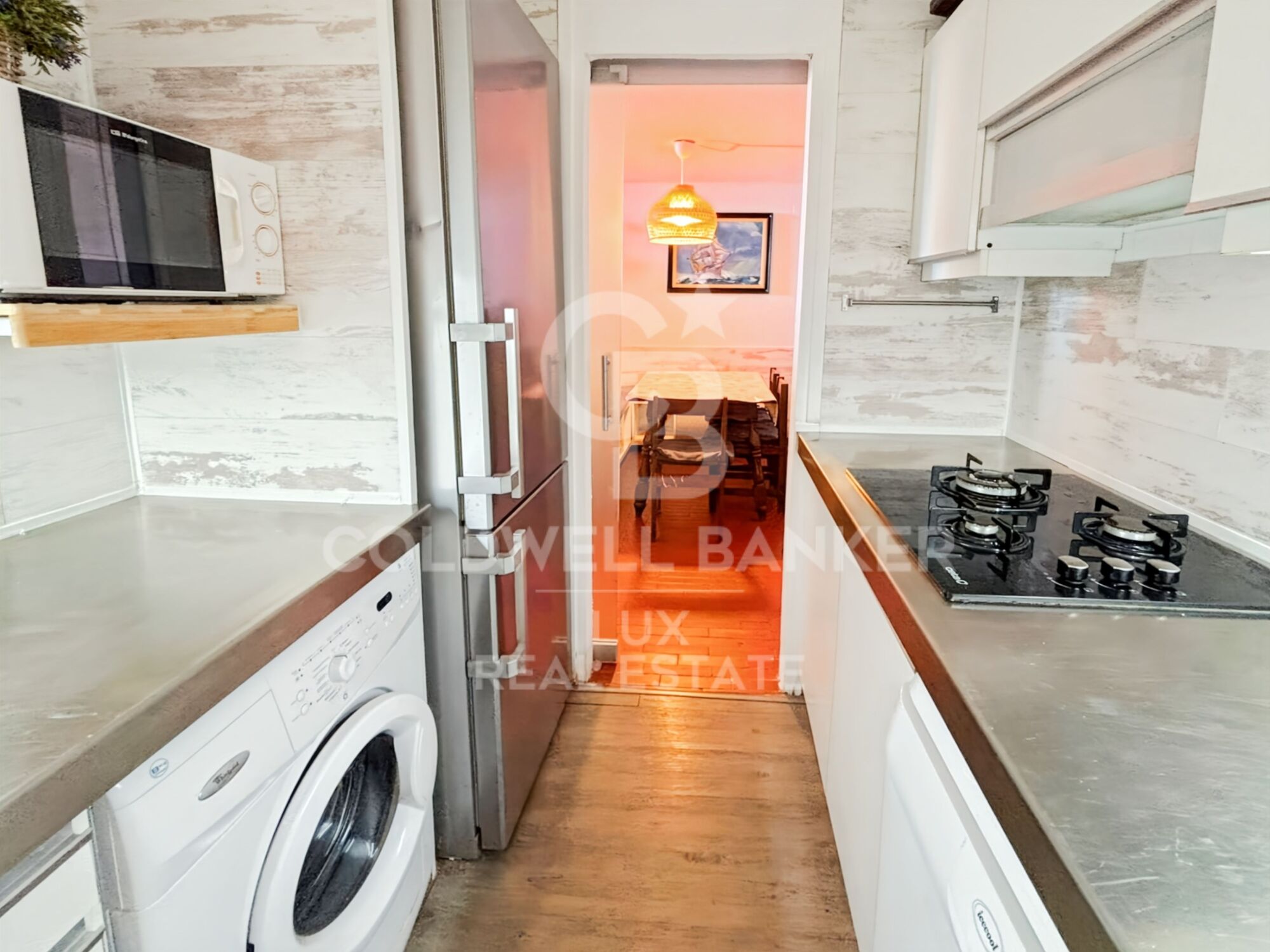 Apartment with sea views and parking in Cadaqués, very close to the beach