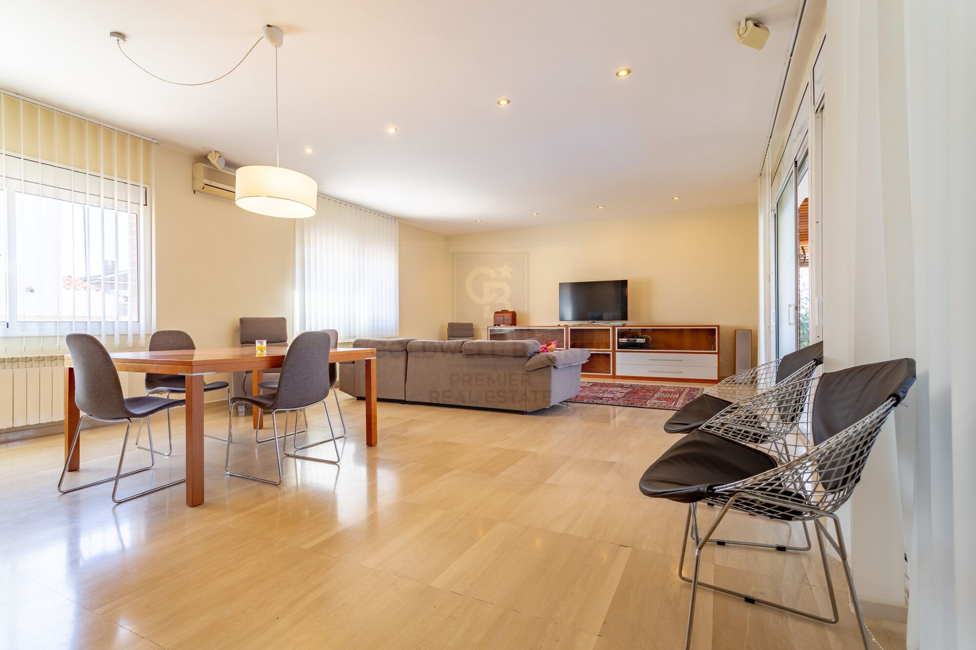 Individual house with pool and barbecue in Vilafortuny