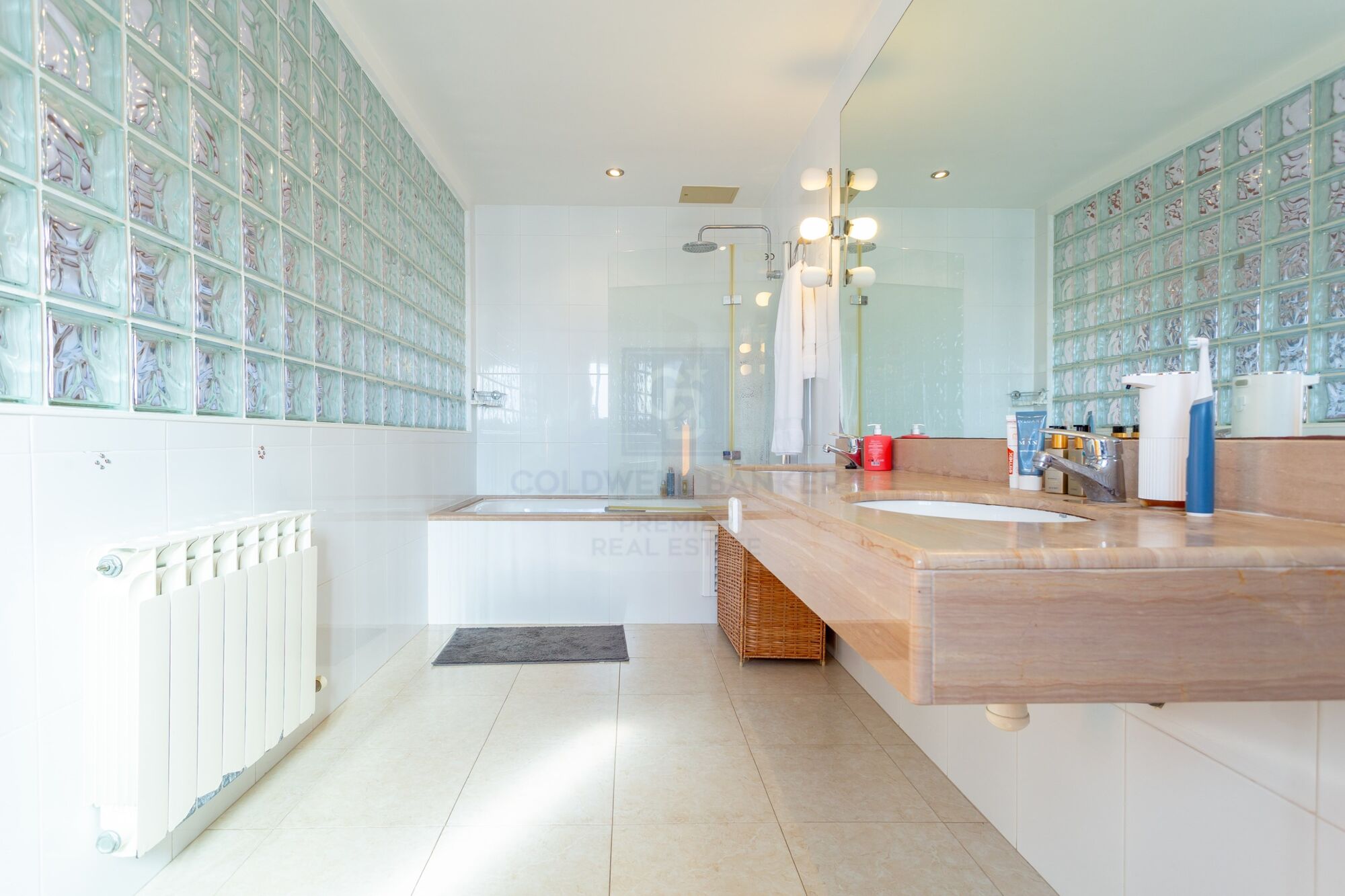 Individual house with pool and barbecue in Vilafortuny