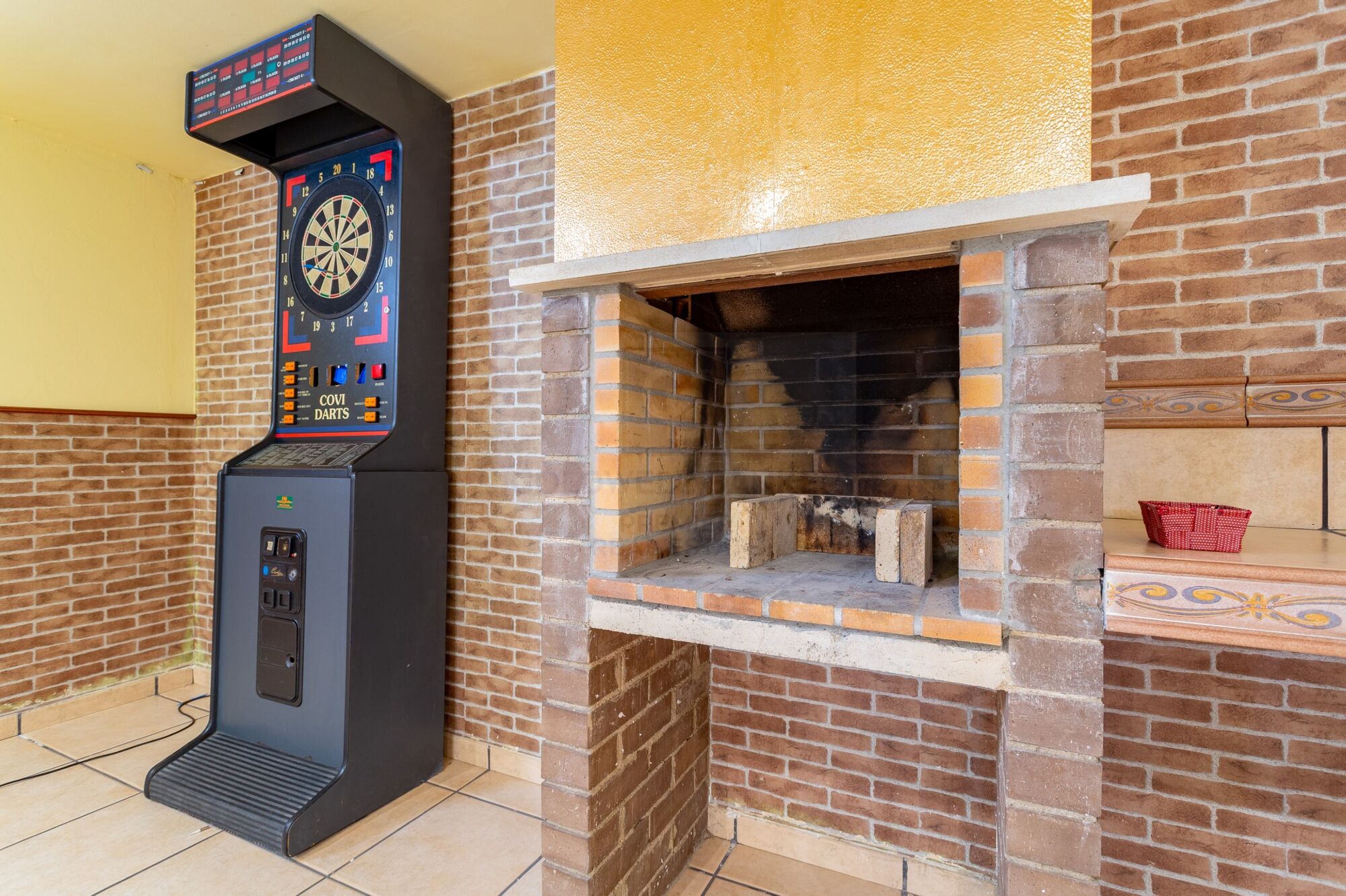 Individual house with pool and barbecue in Vilafortuny