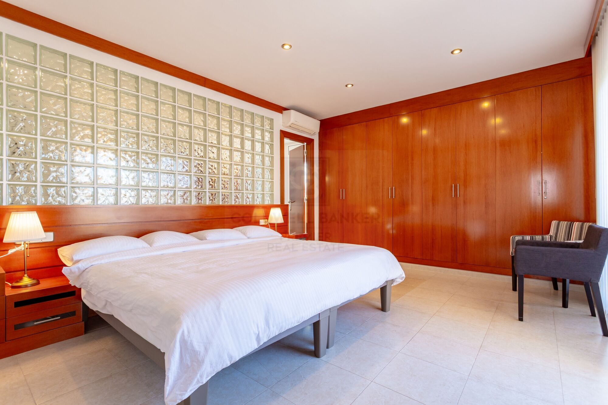 Individual house with pool and barbecue in Vilafortuny