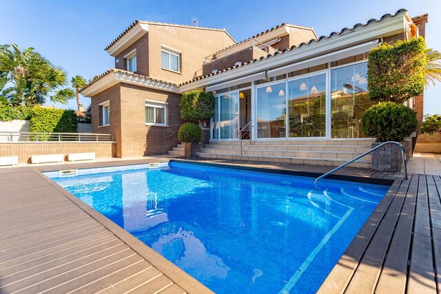 Chalet con piscina y barbacoa en Vilafortuny