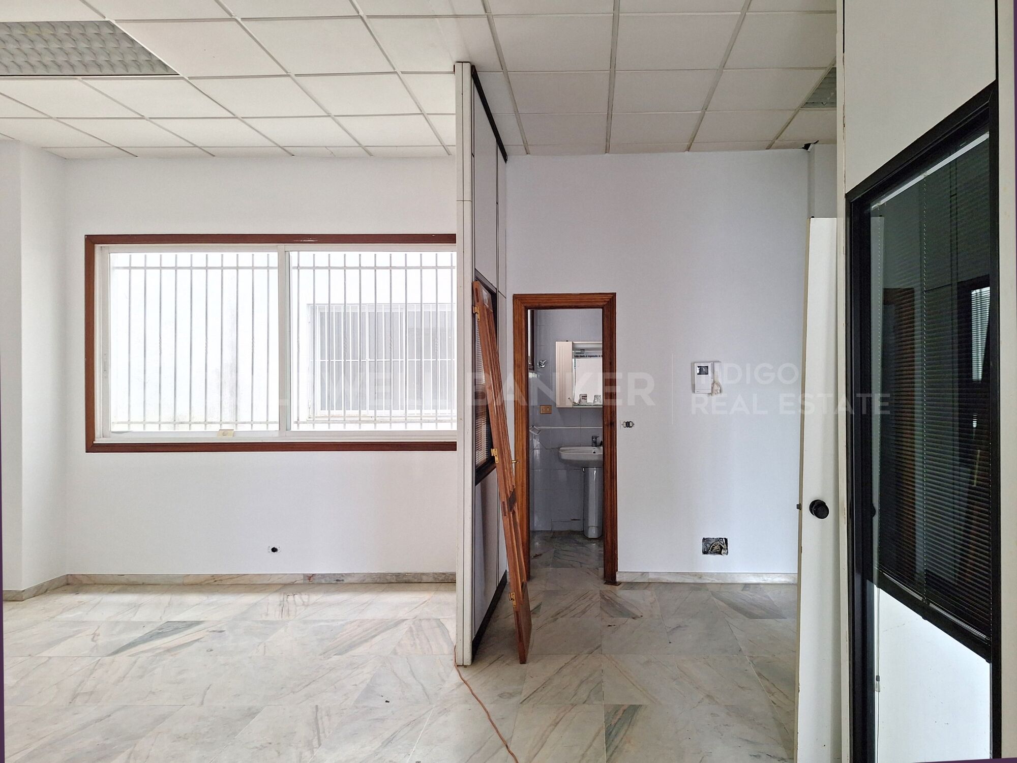 Office with Excellent Views in Plaza de Compostela