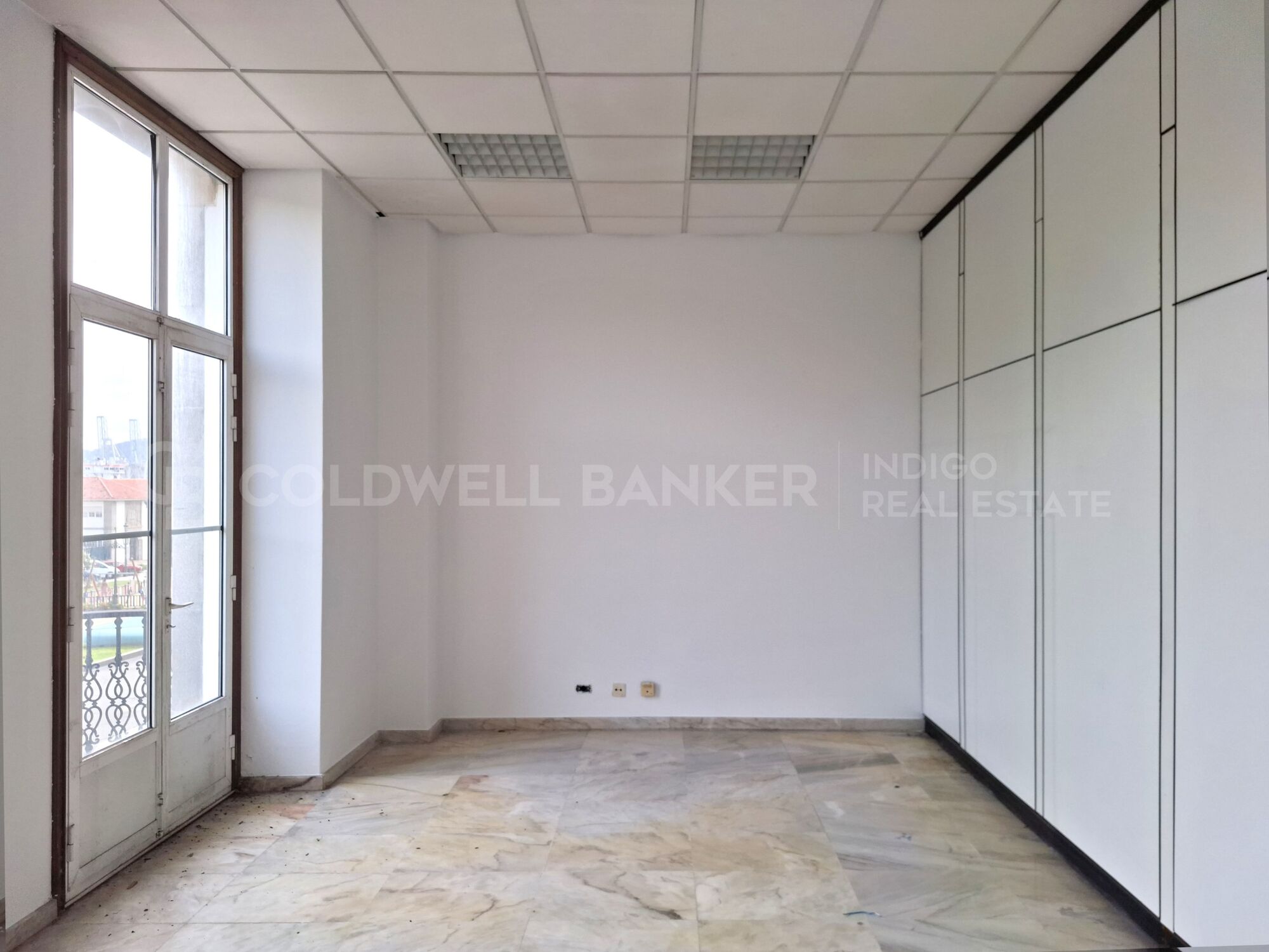 Office with Excellent Views in Plaza de Compostela