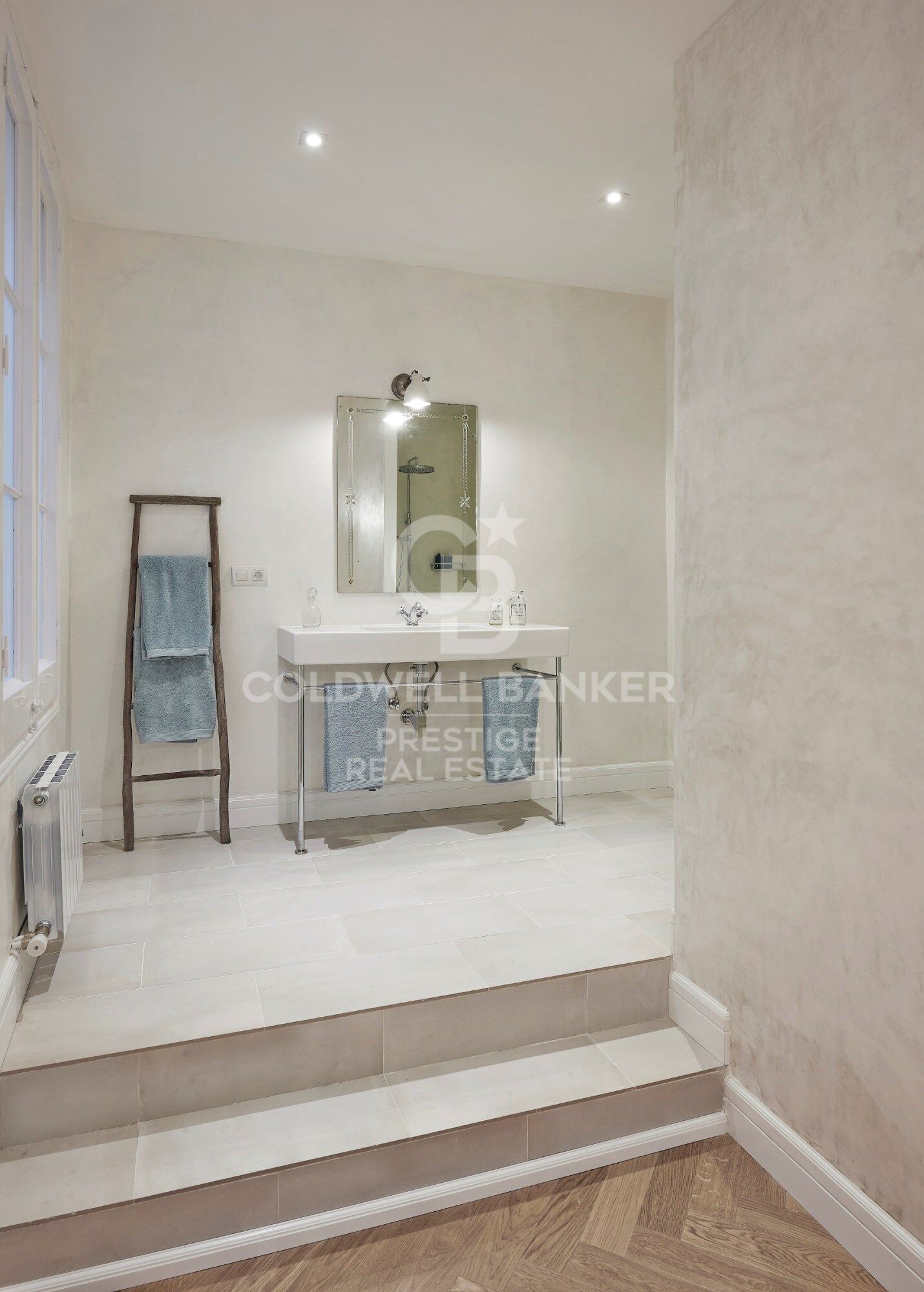 Exclusivo piso amueblado en finca regia en Av. Diagonal con Enrique Granados