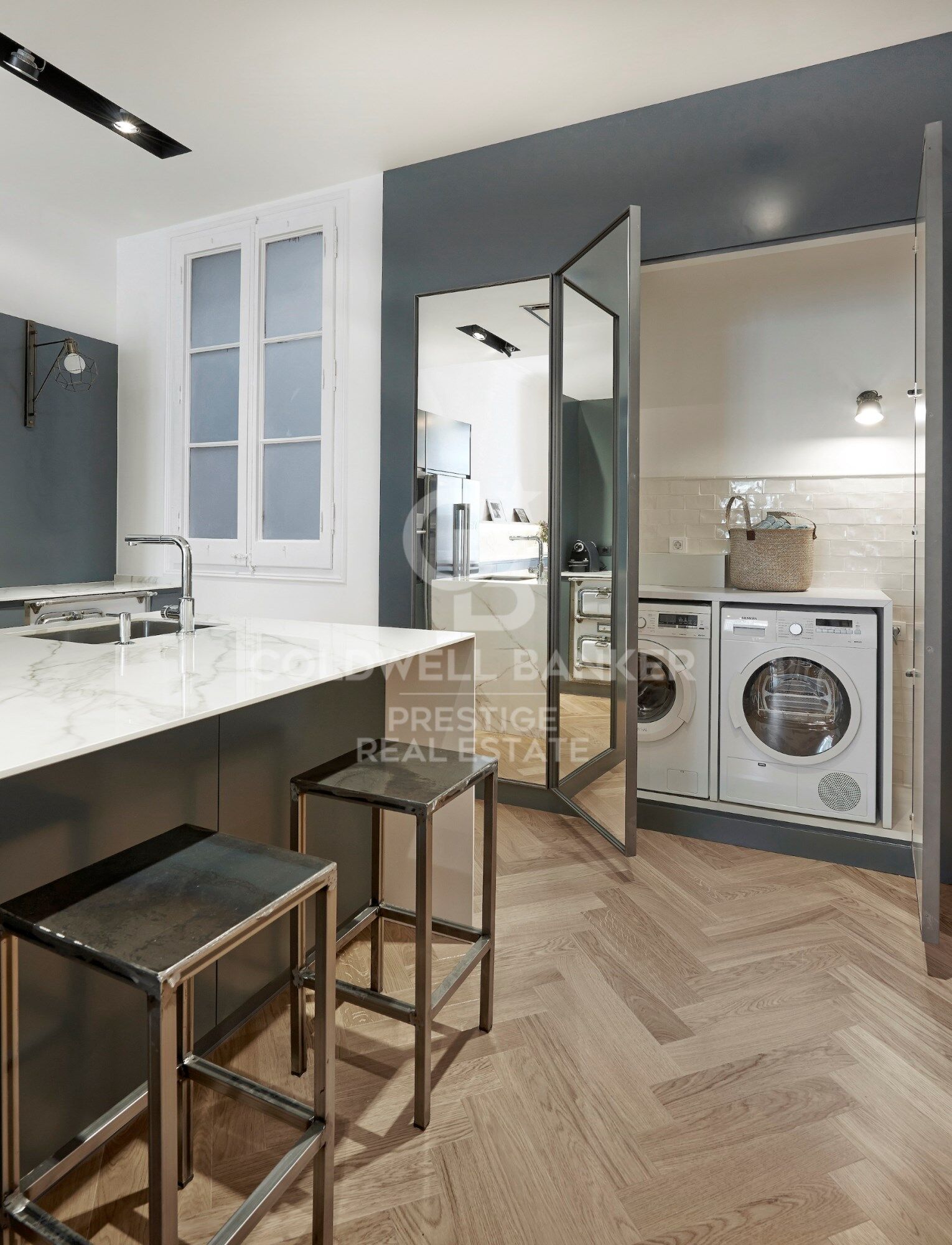 Exclusivo piso amueblado en finca regia en Av. Diagonal con Enrique Granados