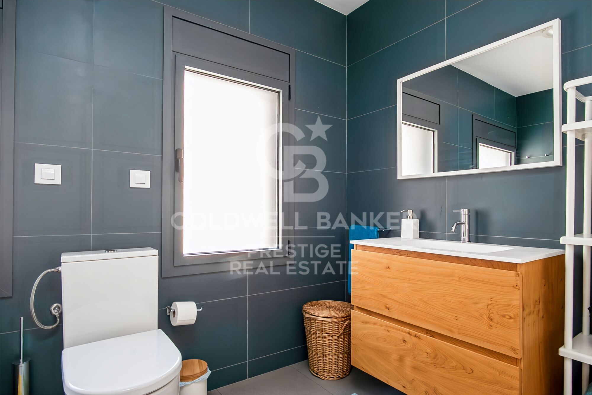 Exklusives Doppelhaus mit Terrasse, privater Garage und kompletter Renovierung im Zentrum von Badalona