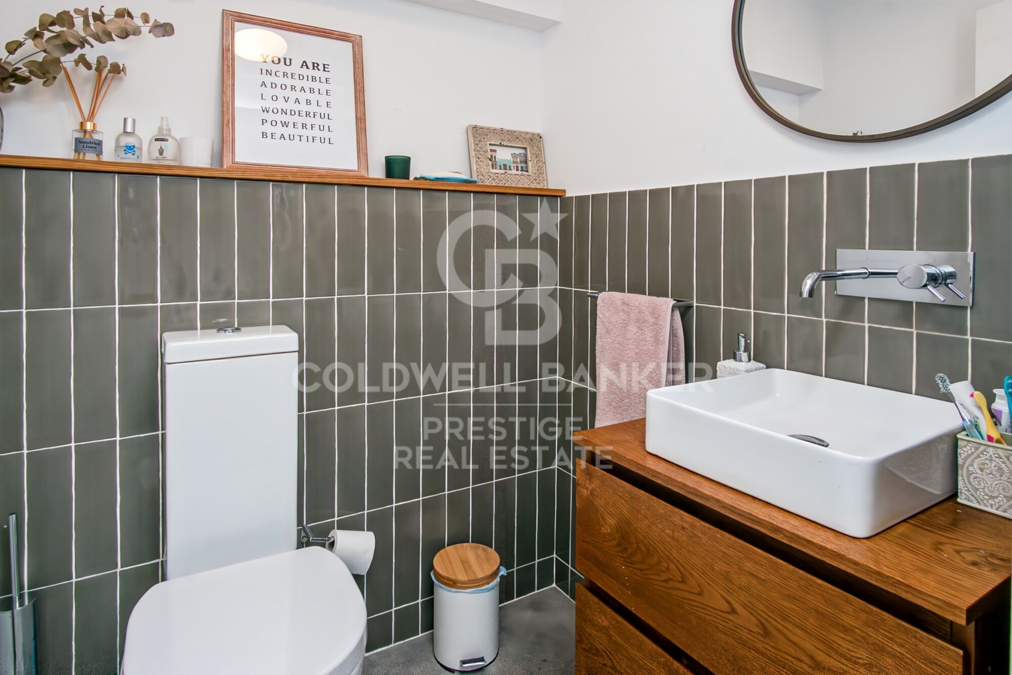 Exklusives Doppelhaus mit Terrasse, privater Garage und kompletter Renovierung im Zentrum von Badalona