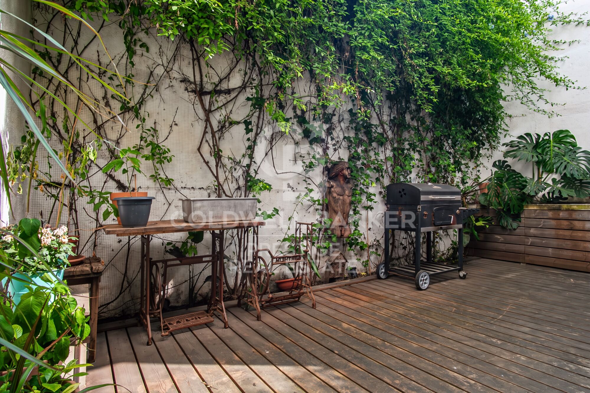 Exklusives Doppelhaus mit Terrasse, privater Garage und kompletter Renovierung im Zentrum von Badalona