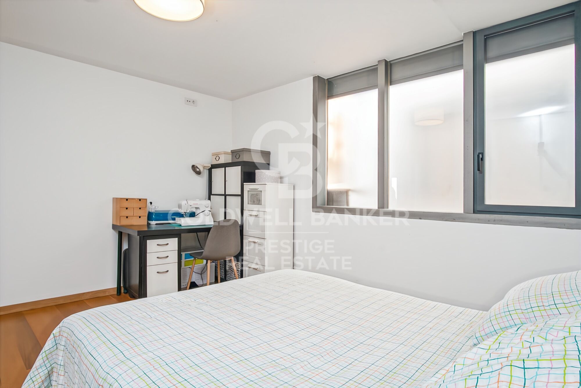 Duplex exclusif avec terrasse, garage privé et rénovation complète dans le centre de Badalona